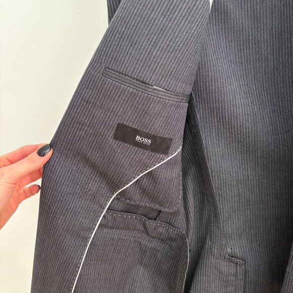 Men's Hugo Boss James/Sharp Suit - Picture 4 of 7